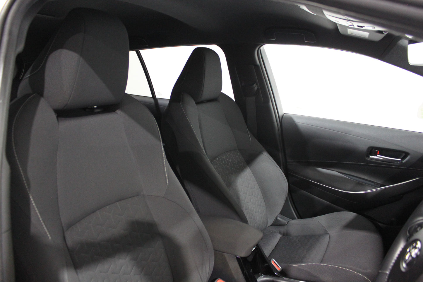 Toyota Corolla 1.8 VVT-i Hybrid Design 5dr CVT