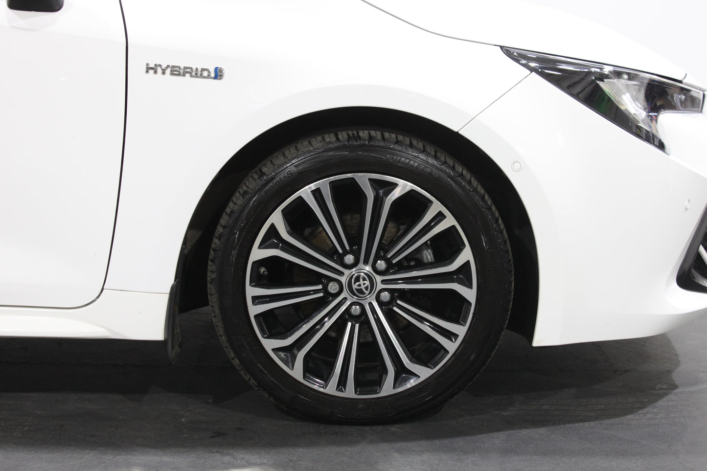 Toyota Corolla 1.8 VVT-i Hybrid Design 5dr CVT