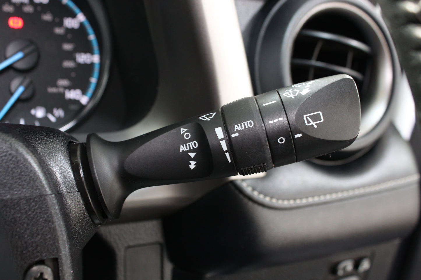 Toyota Rav4 2.5 VVT-i Hybrid Icon Tech TSS 5dr CVT 2WD