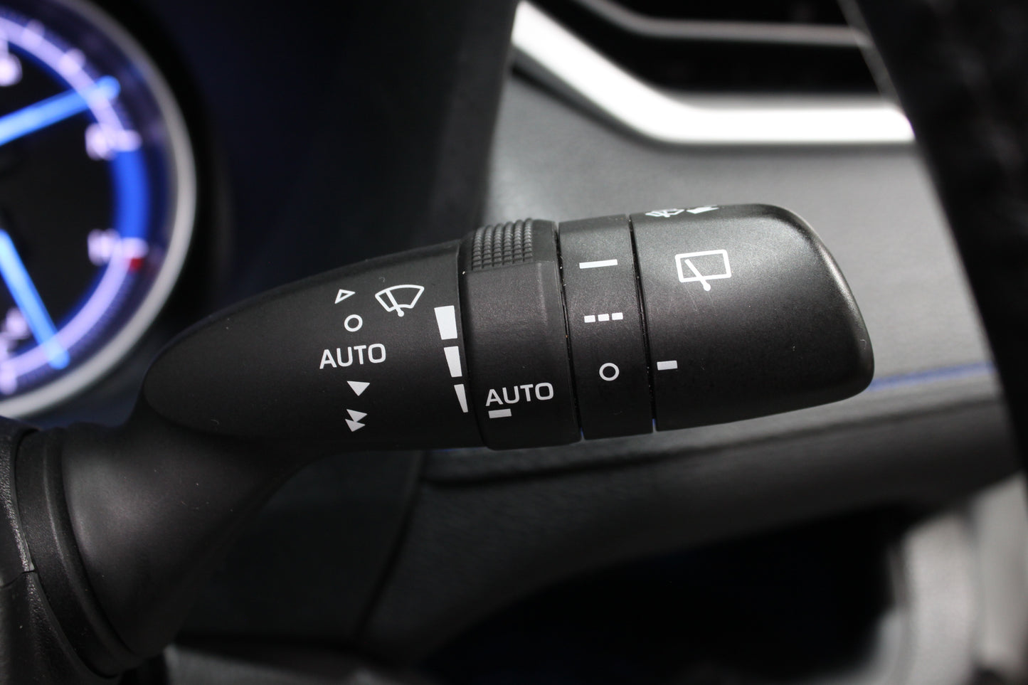 Toyota Rav4 2.5 VVT-i Hybrid Dynamic 5dr CVT 2WD