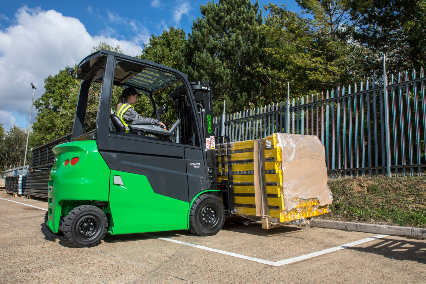 CESAB B600 Heavy Duty 4-Wheel Electric Counterbalance Forklift – 2000kg to 5000kg Capacity | High-Performance Electric Forklift for Intensive Applications