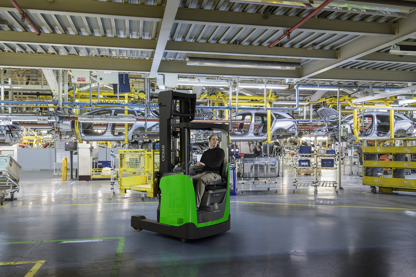 CESAB R300 High-Performance Electric Reach Truck – 1400kg to 2500kg Capacity | Advanced Lithium-Ion Reach Truck for High-Intensity Warehouse Operations
