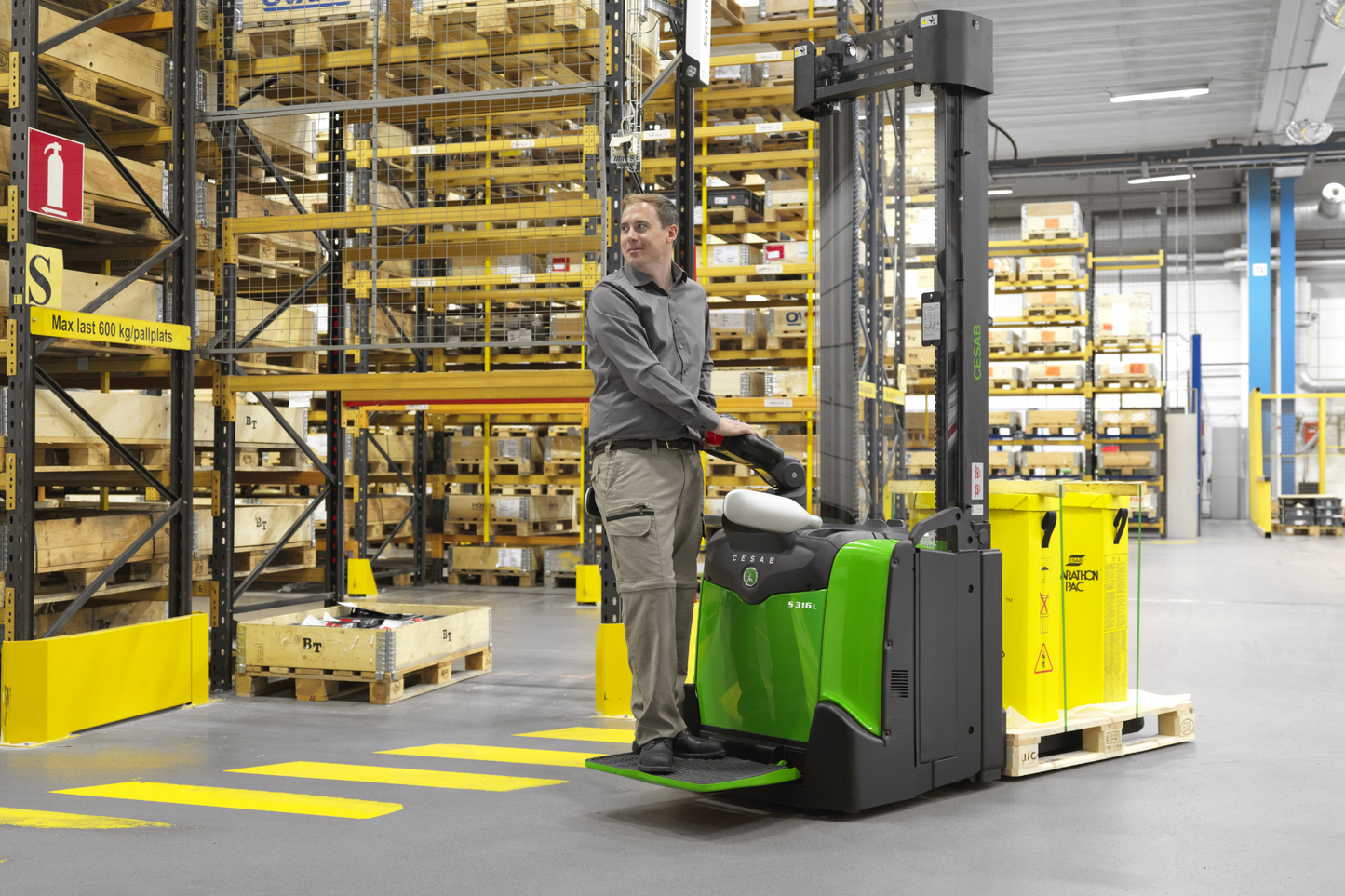 CESAB S300 Platform Powered Stacker – 1200kg to 2000kg Capacity | High-Speed Ride-On Electric Stacker with Powertrak Traction System