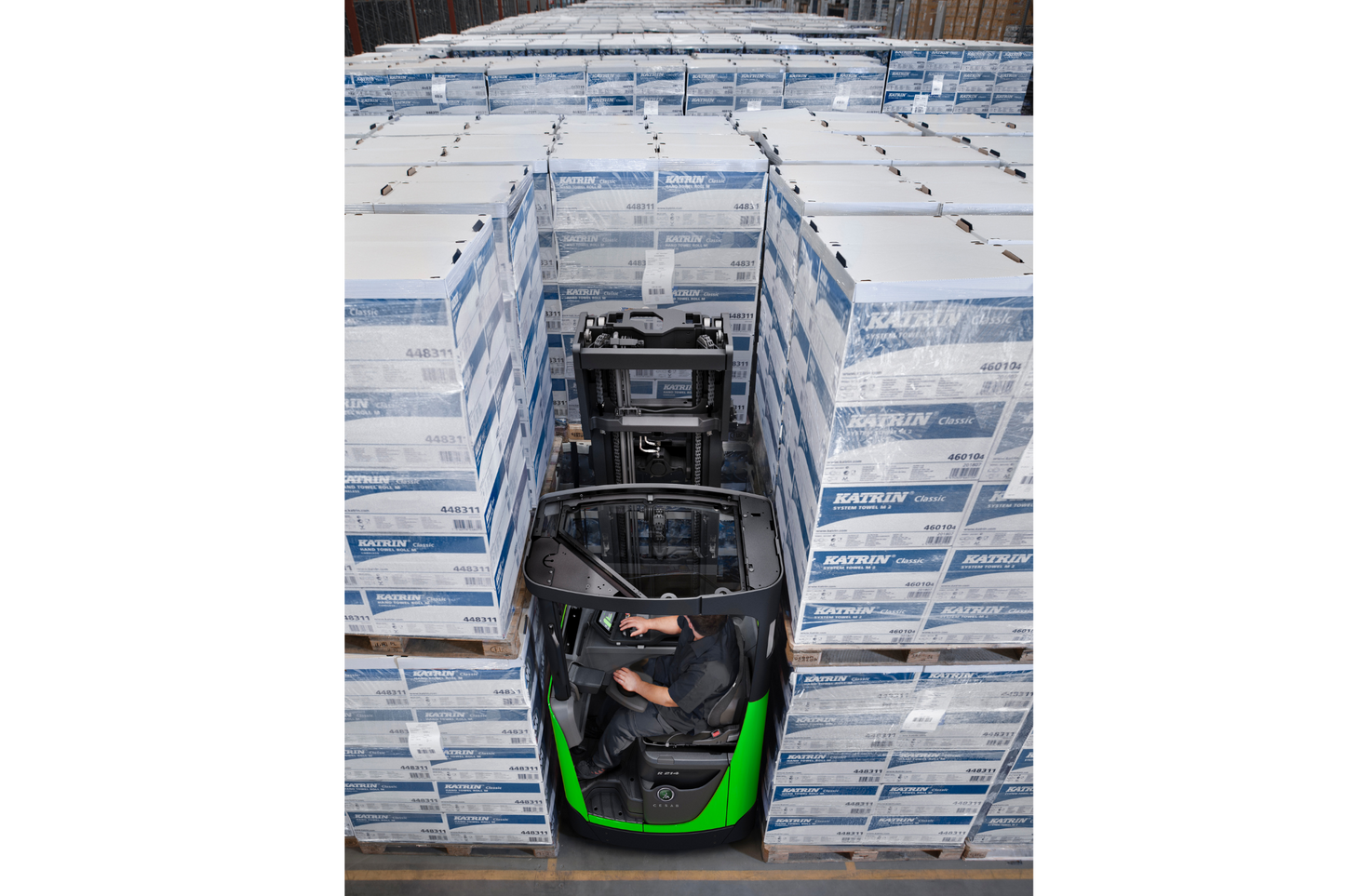 CESAB R200 Compact Electric Reach Truck – 1200kg to 1600kg Capacity | High-Performance Lithium-Ion Reach Truck for Narrow Aisles