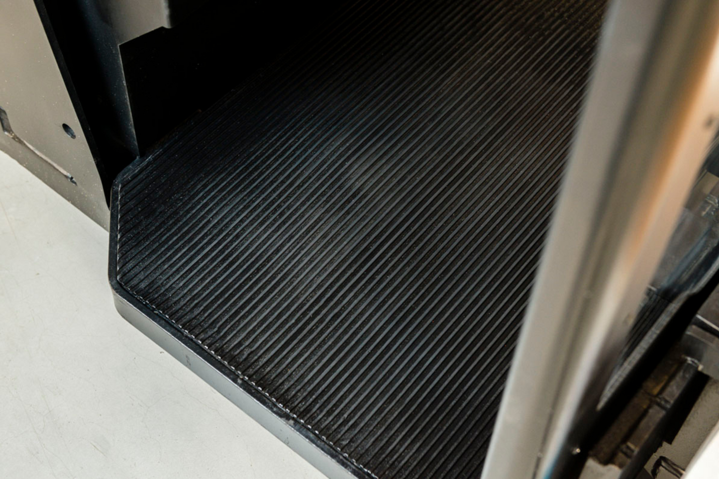 CESAB O110 & O110W Low-Level Order Pickers – 1000kg Capacity | Compact Electric Stand-On Trucks for Efficient Warehouse Picking