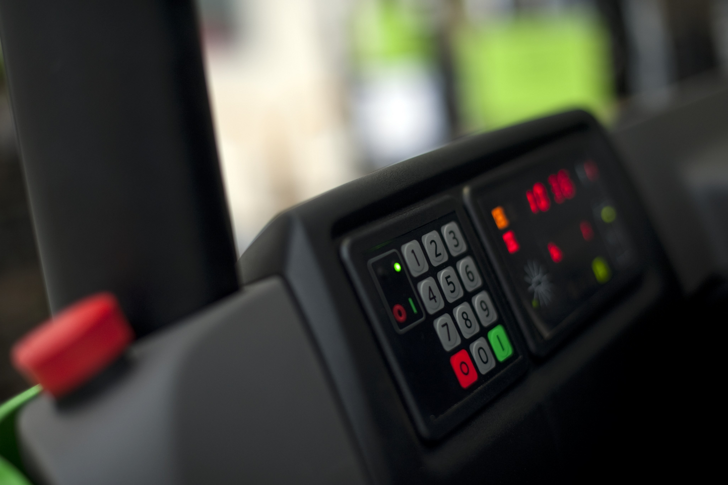 CESAB R200 Compact Electric Reach Truck – 1200kg to 1600kg Capacity | High-Performance Lithium-Ion Reach Truck for Narrow Aisles