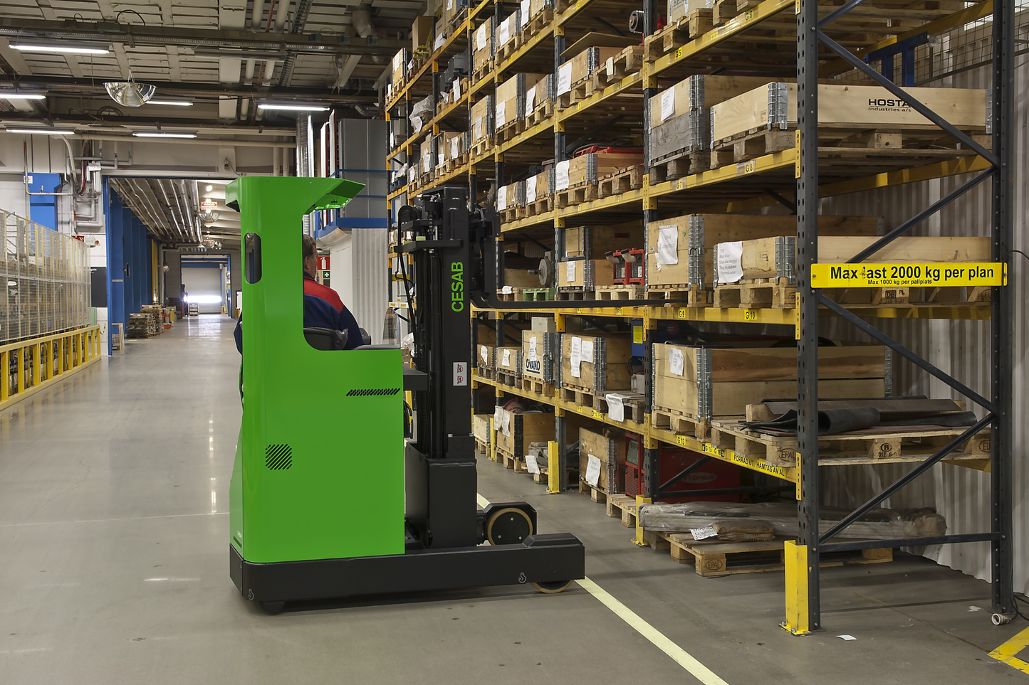 CESAB R200 Compact Electric Reach Truck – 1200kg to 1600kg Capacity | High-Performance Lithium-Ion Reach Truck for Narrow Aisles