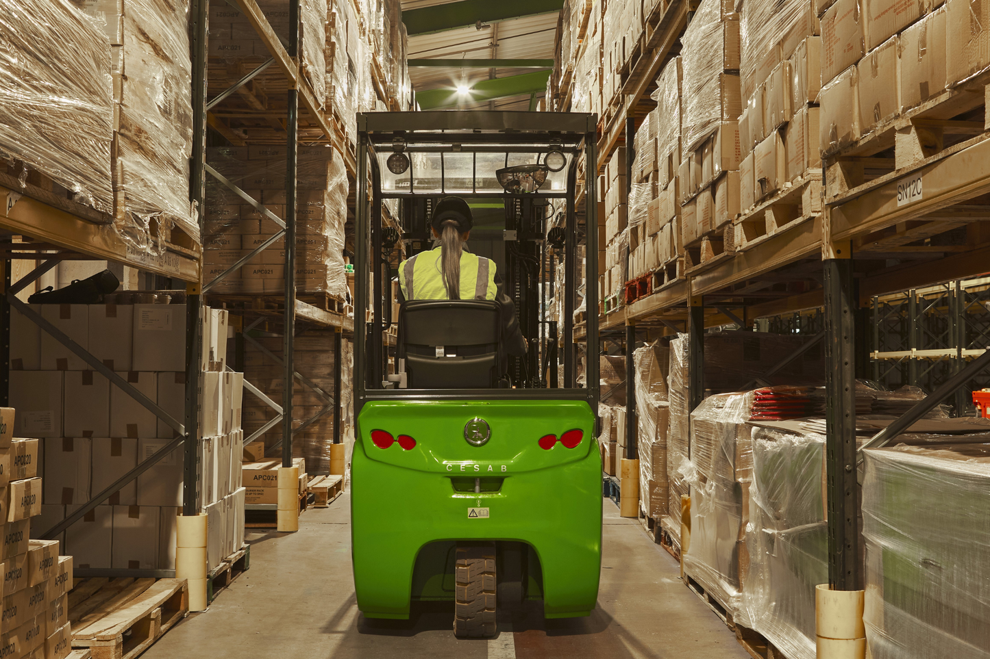 CESAB B200 Three-Wheel Electric Counterbalance Forklift – 1000kg, 1250kg, 1500kg Load Capacity | Compact Forklift for Warehouses Li-Ion Technology