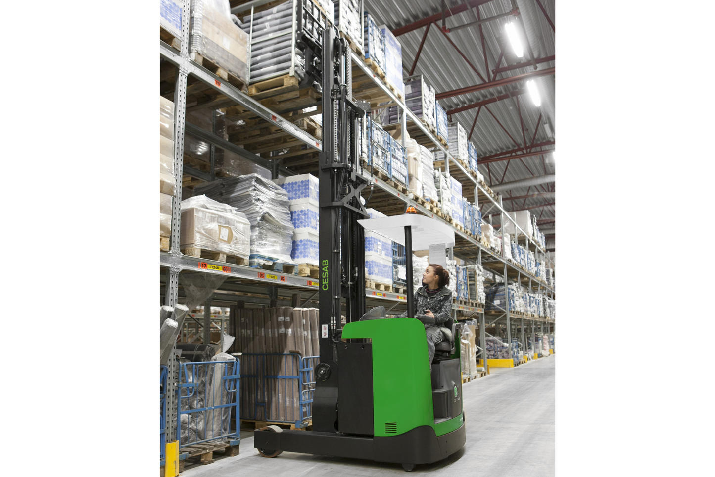 CESAB R100 Electric Reach Truck – 1200kg to 1600kg Capacity | Compact Electric Reach Truck for Efficient Warehouse Operations