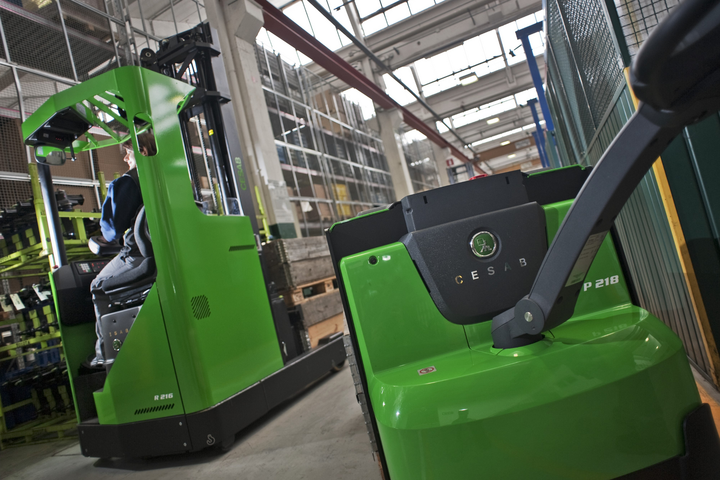 CESAB P200 Powered Pallet Truck Series – 1400kg to 2500kg Capacity | Compact Electric Pallet Truck with CESAB Powerdrive
