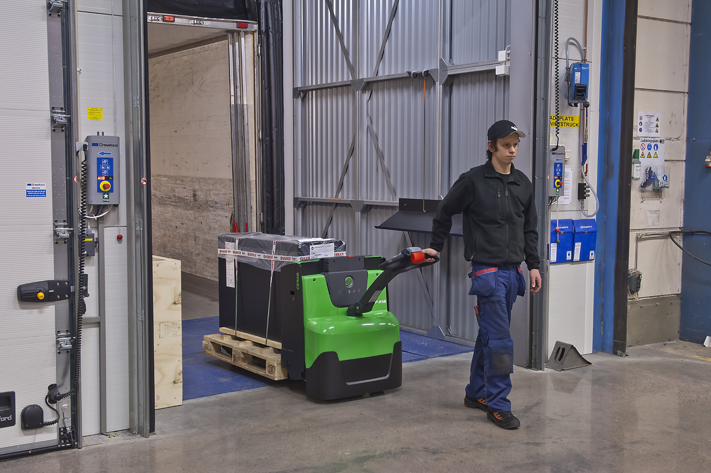CESAB P200 Powered Pallet Truck Series – 1400kg to 2500kg Capacity | Compact Electric Pallet Truck with CESAB Powerdrive