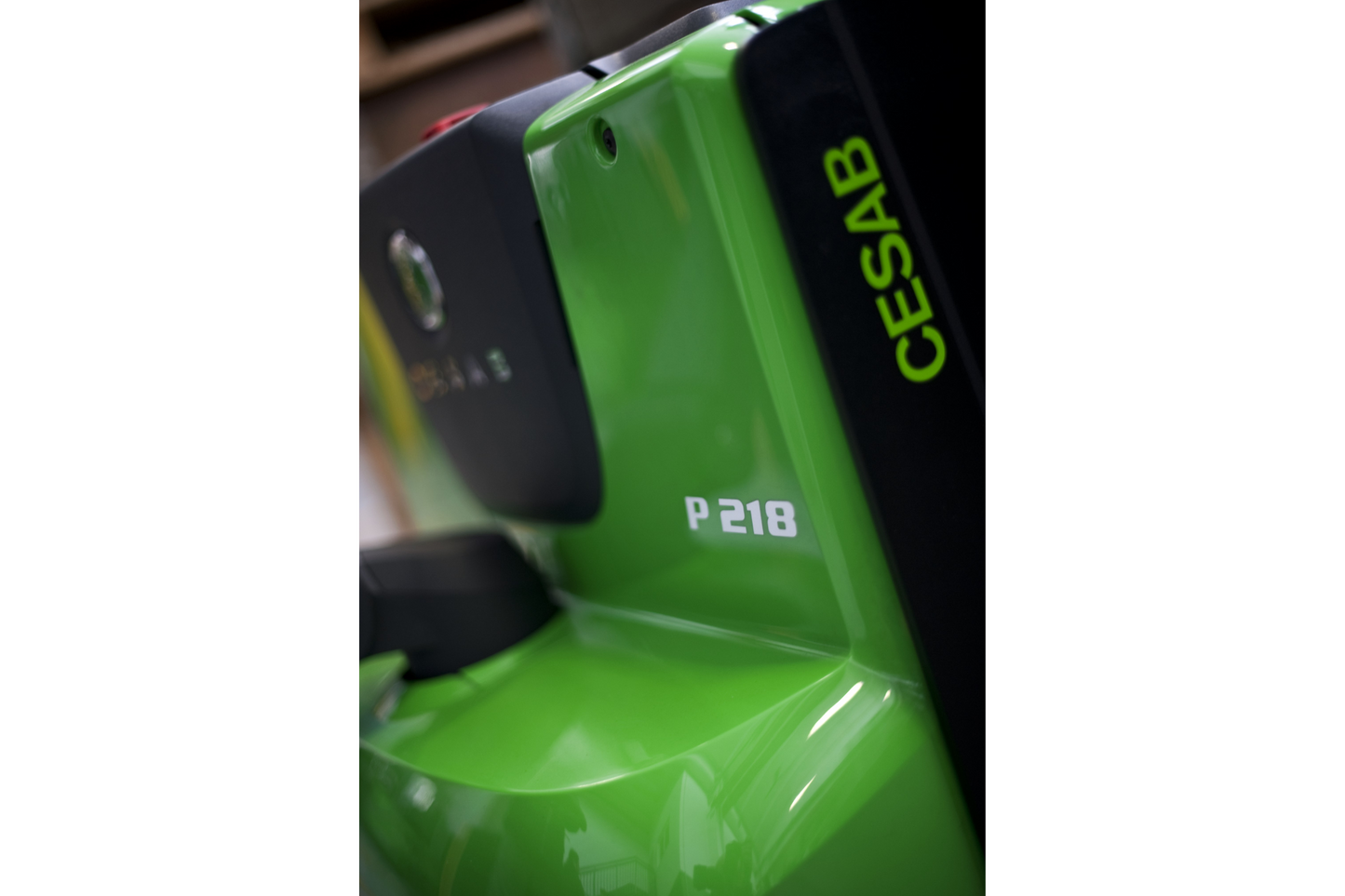 CESAB P200 Powered Pallet Truck Series – 1400kg to 2500kg Capacity | Compact Electric Pallet Truck with CESAB Powerdrive
