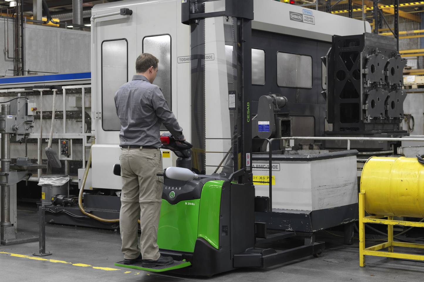 CESAB S300 Platform Powered Stacker – 1200kg to 2000kg Capacity | High-Speed Ride-On Electric Stacker with Powertrak Traction System