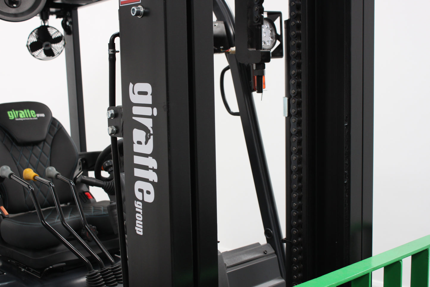 giraffe GBL25 2.5T Lithium Electric 4-Wheel Forklift | Fast Charging, Zero Emissions