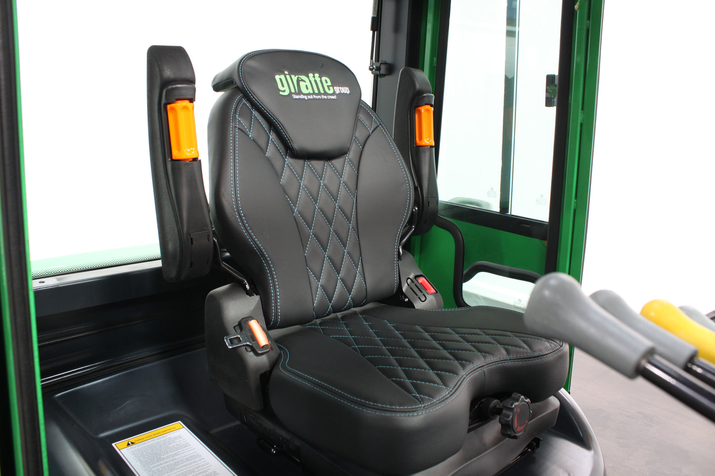 giraffe FD40 Premium | Full Cab Diesel Counterbalance | 6M Triplex 4-Wheel Forklift