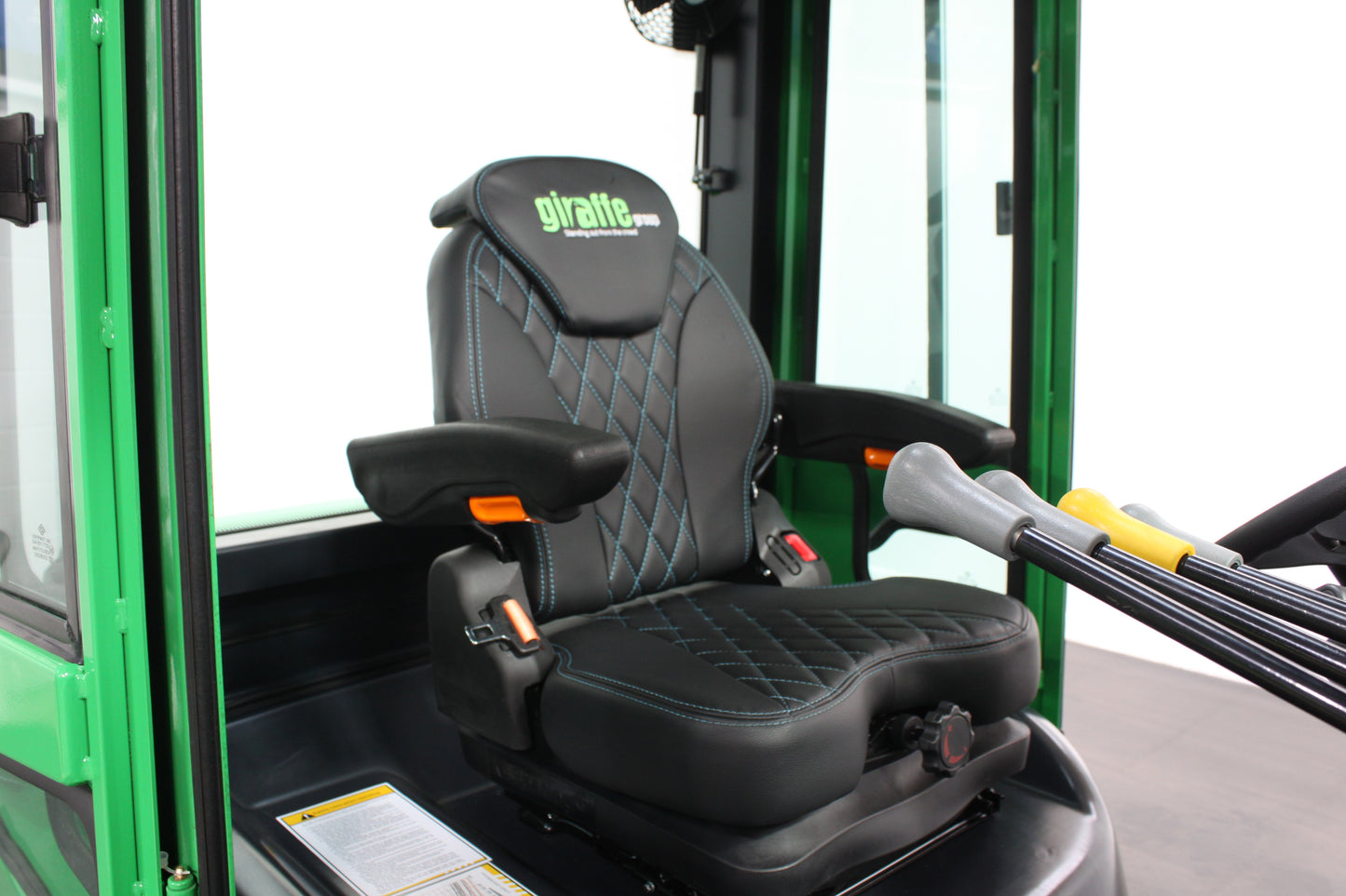 giraffe FD40 Premium | Full Cab Diesel Counterbalance | 6M Triplex 4-Wheel Forklift