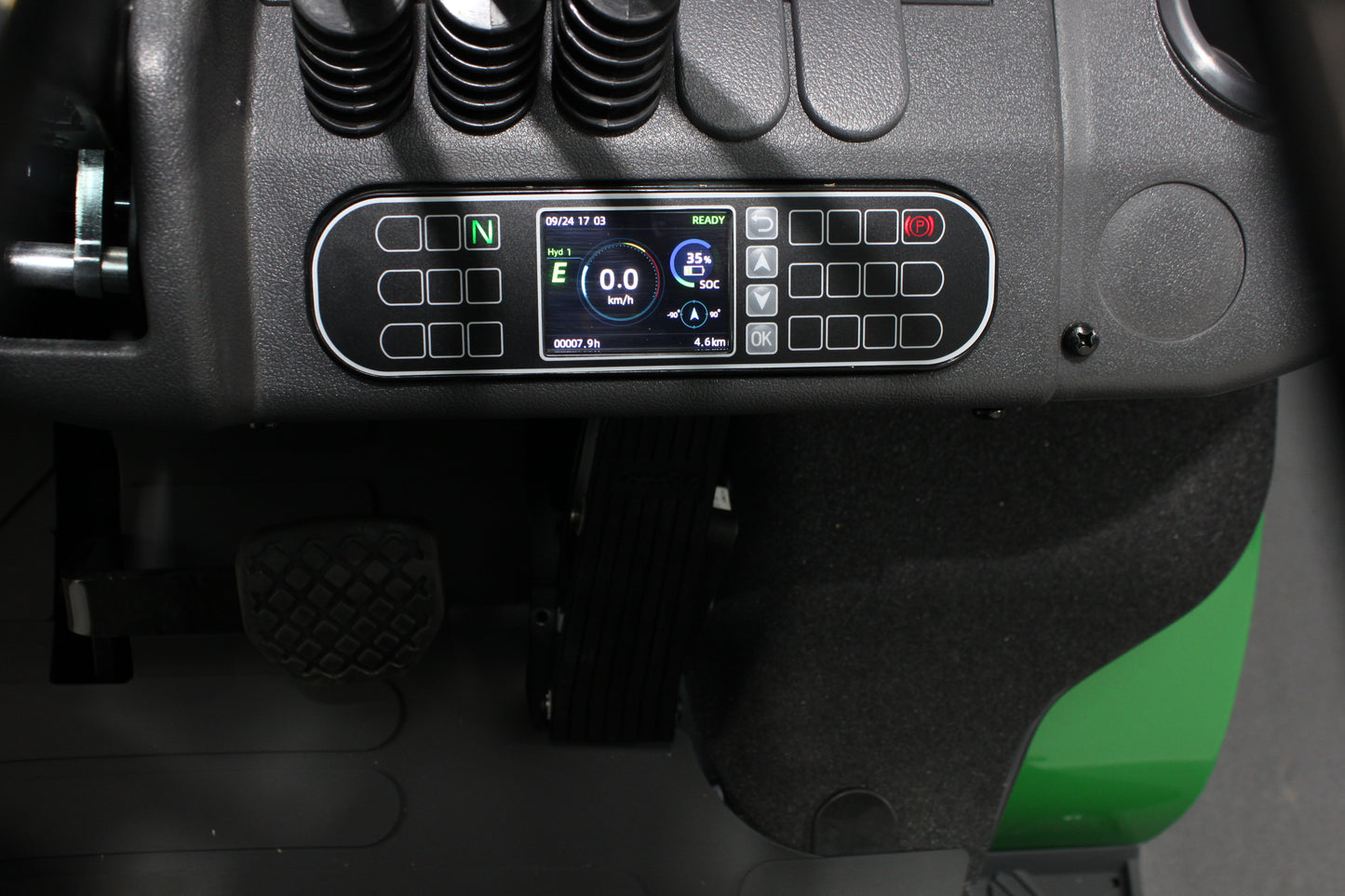 giraffe GBL25 2.5T Lithium Electric 4-Wheel Forklift | Fast Charging, Zero Emissions