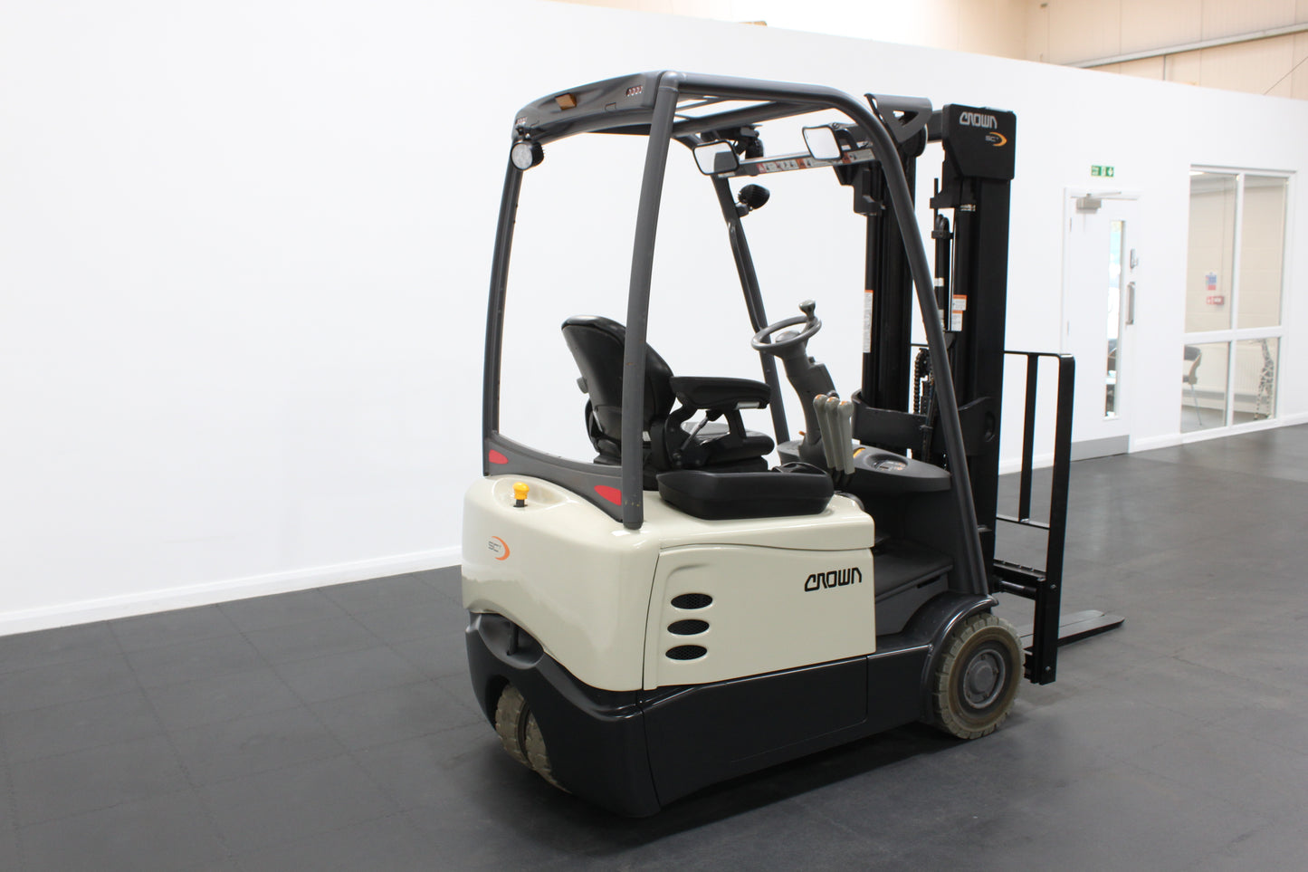 Crown SCT6020 –  Rear Twin Wheel Counterbalance