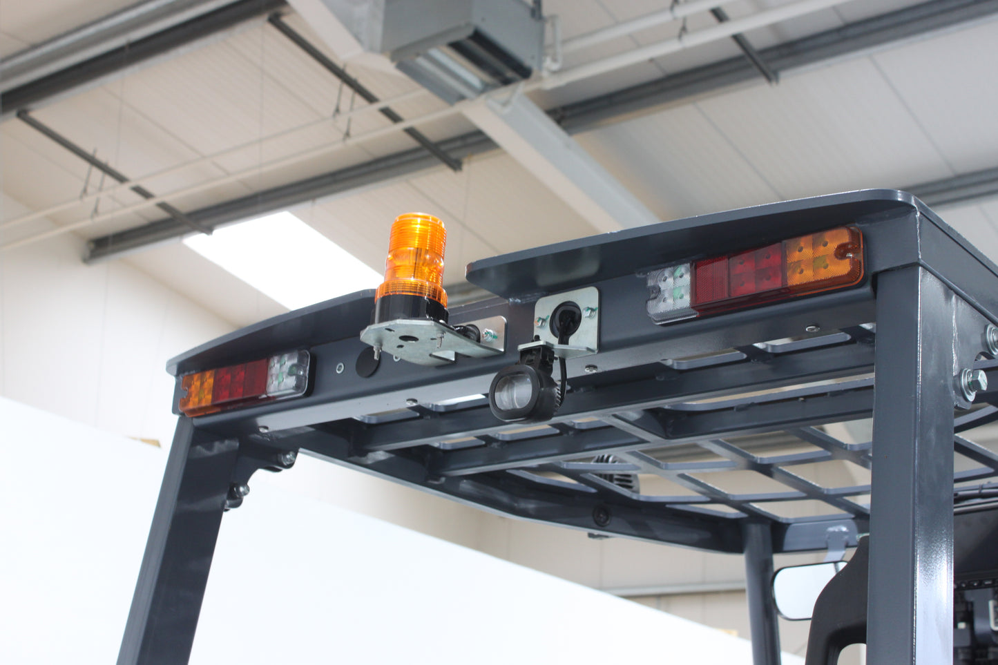 Mima mj25 2.5t articulated forklift | 4-stage mast, lithium, container-ready