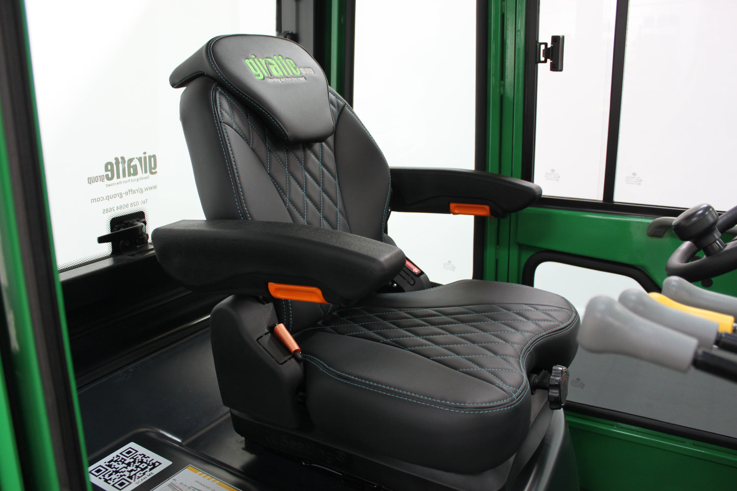 giraffe GBL25 Premium Full Cab 2.5T Lithium Electric 4-Wheel Forklift | 115V/173Ah Lithium Battery, Zero Emissions