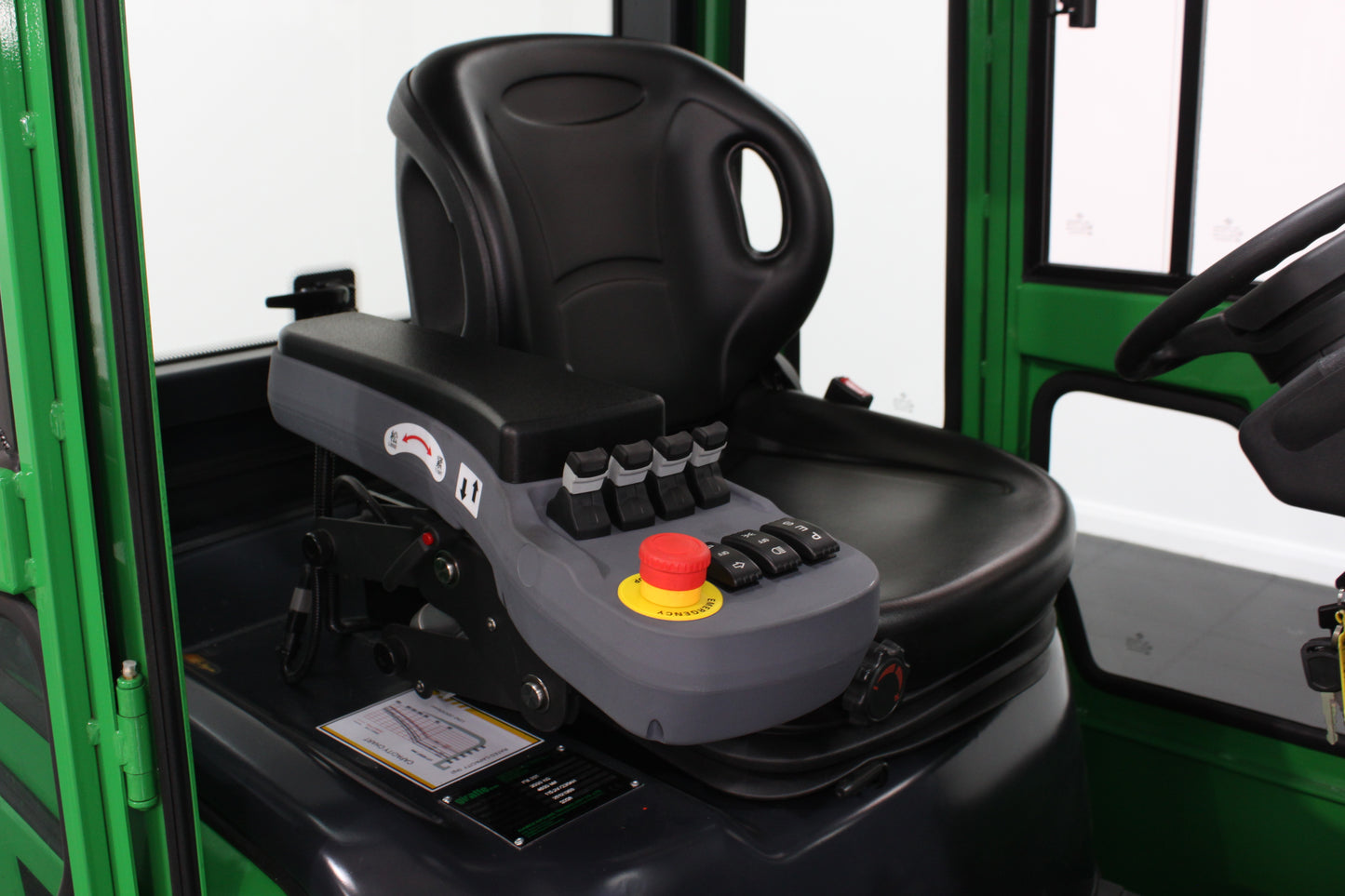 giraffe GBL30 Premium Plus Advanced Pedestrian Safety Full Cab 3.0T | Full Cab Diesel Counterbalance | 4-Wheel Forklift