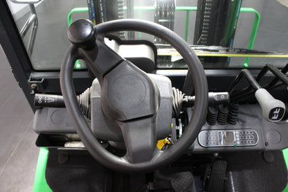 giraffe GBL30 Premium | Full Cab Lithium Electric Counterbalance | 4-Wheel Forklift