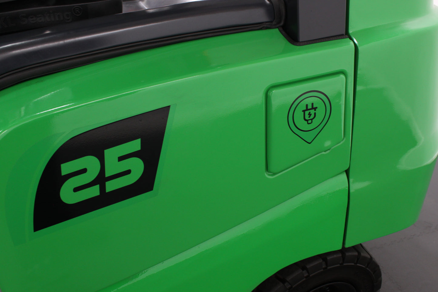 giraffe GBL25 2.5T Lithium Electric 4-Wheel Forklift | Fast Charging, Zero Emissions