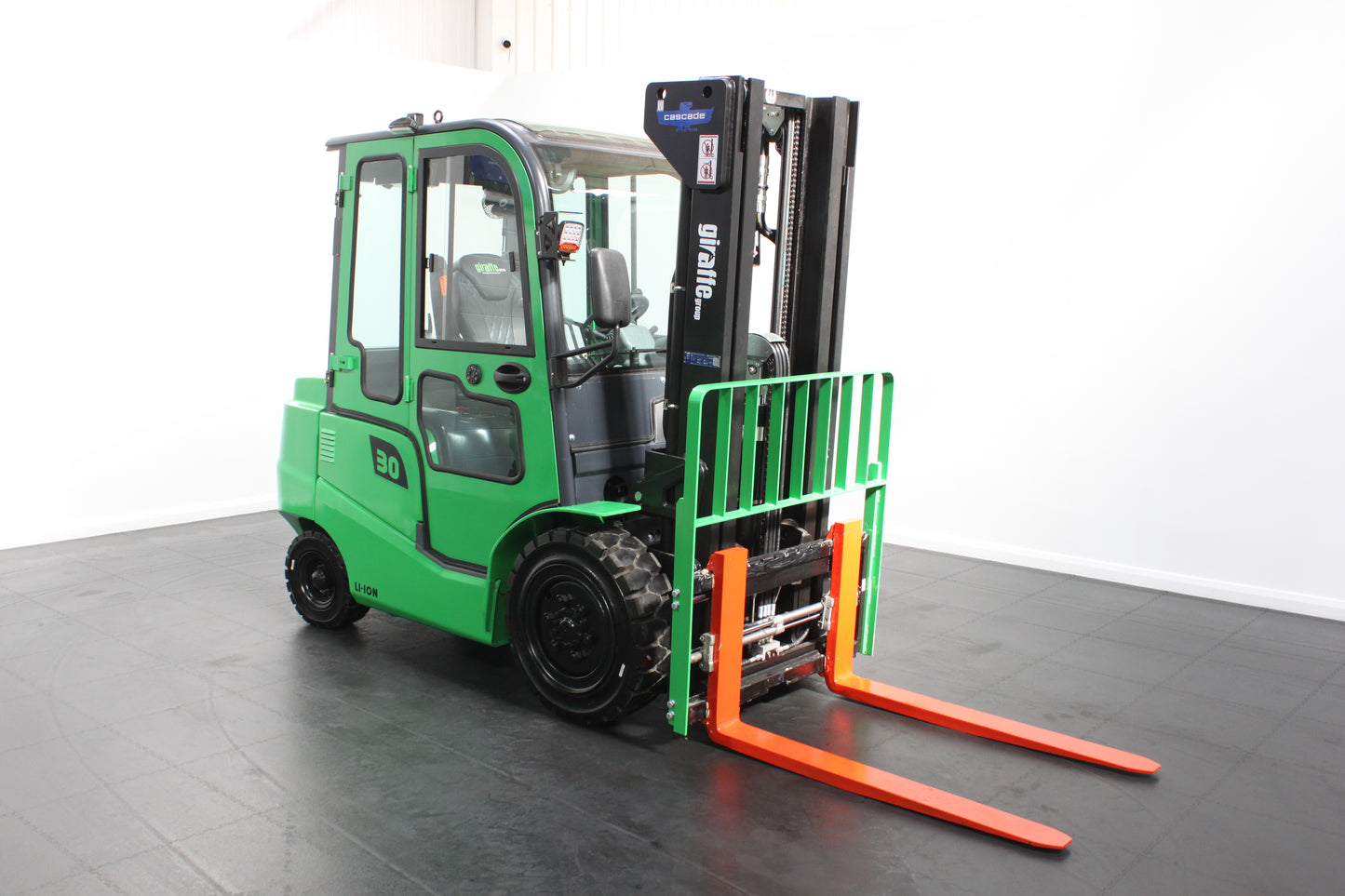 giraffe GBL30 Premium | Full Cab Lithium Electric Counterbalance | 4-Wheel Forklift