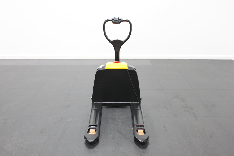 Wellforce f4 powered pallet truck (uk spec 680x1000mm) – Giraffe Group