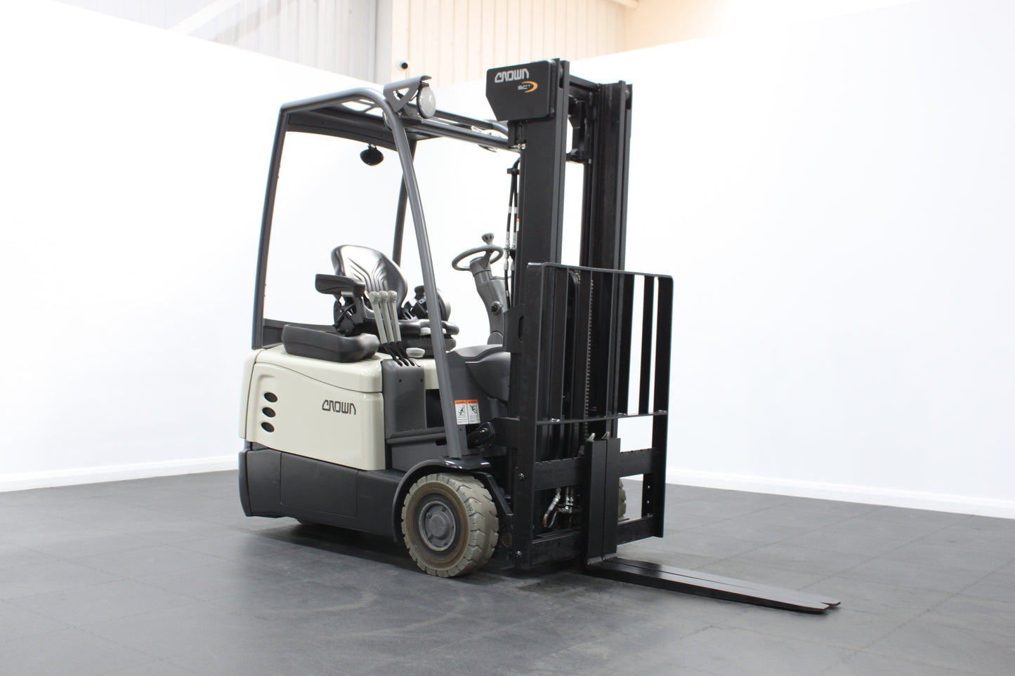 Crown SCT6020 –  Rear Twin Wheel Counterbalance