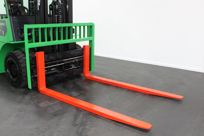 giraffe FD70 Premium Plus Advanced Pedestrian Safety | Full Cab Diesel Counterbalance | 4-Wheel Forklift