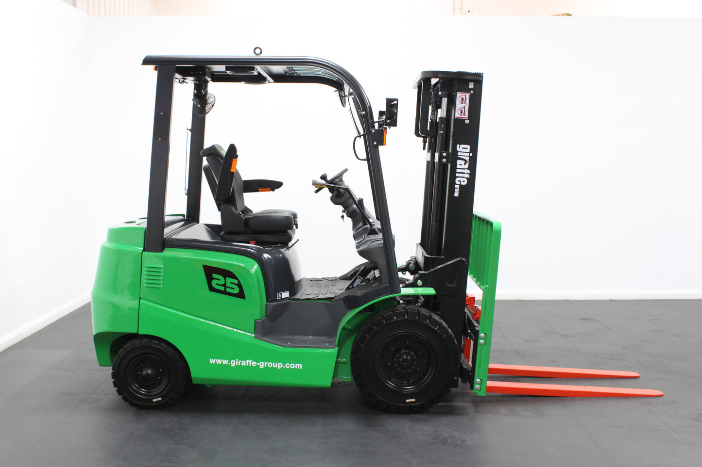 giraffe GBL25 2.5T Lithium Electric 4-Wheel Forklift | Fast Charging, Zero Emissions