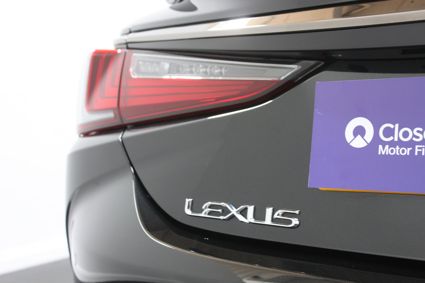 Lexus ES 300h 2.5 F-Sport 4dr CVT