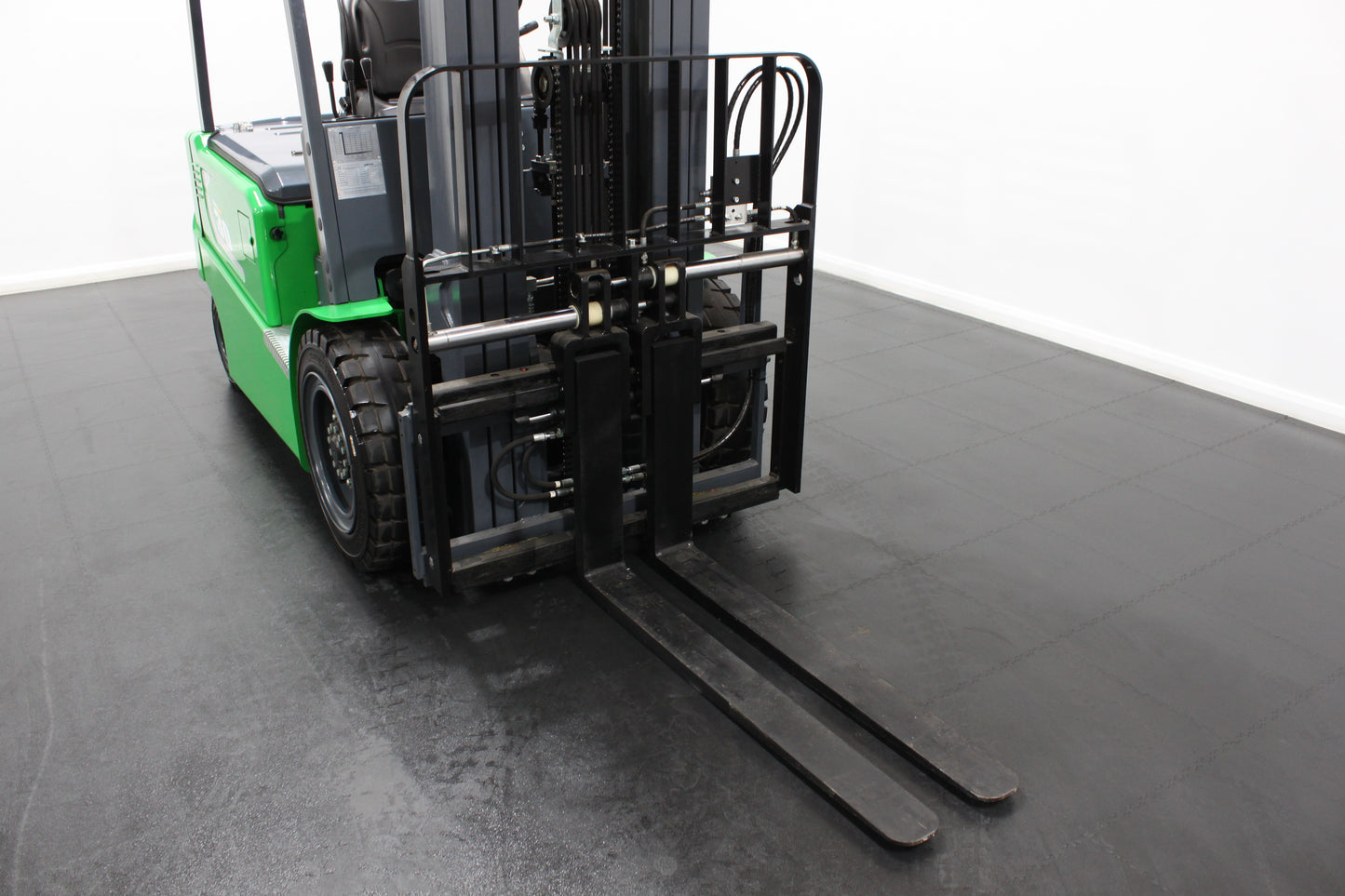 MiMA MK30 - Open Cab Lithium Electric Counterbalance