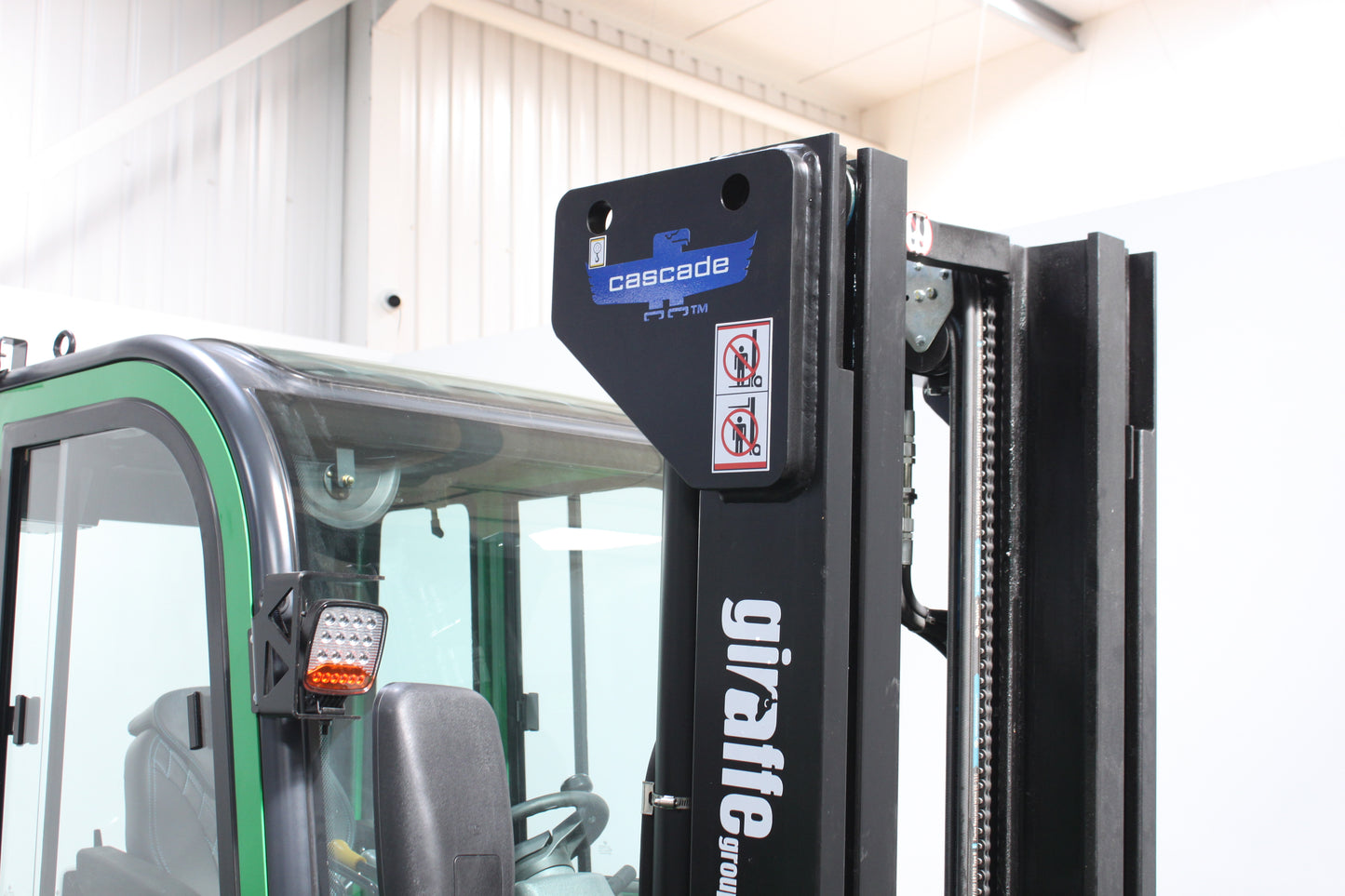 giraffe GBL30 Premium | Full Cab Lithium Electric Counterbalance | 4-Wheel Forklift
