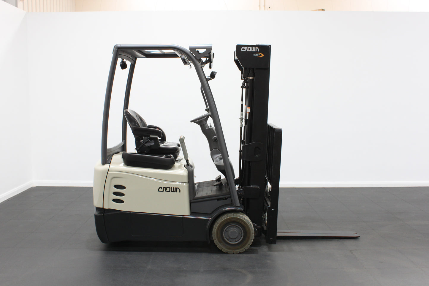 Crown SCT6020 –  Rear Twin Wheel Counterbalance