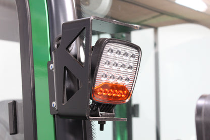 giraffe GBL30 Premium | Full Cab Lithium Electric Counterbalance | 4-Wheel Forklift