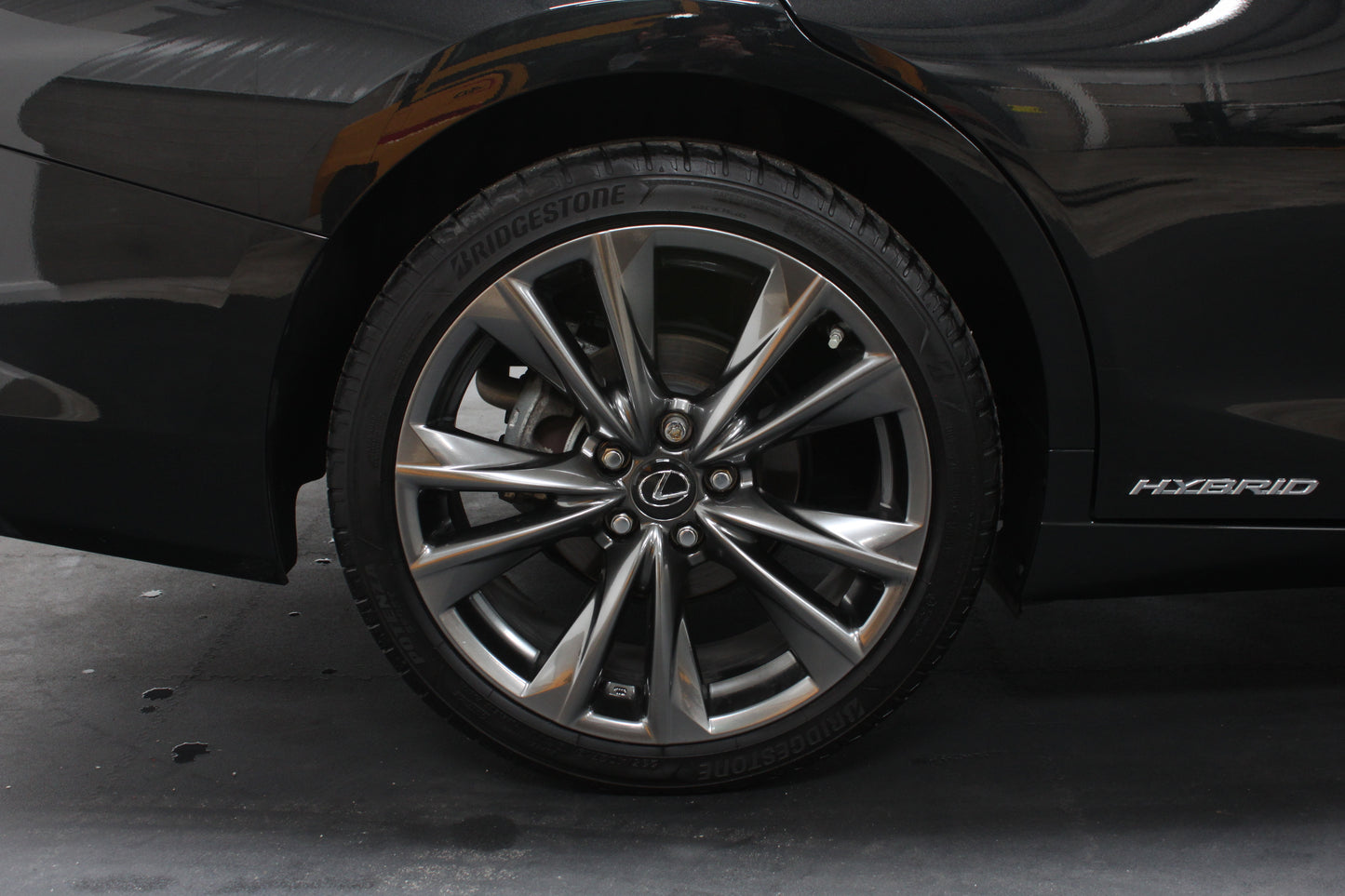 Lexus ES 300h 2.5 F-Sport 4dr CVT