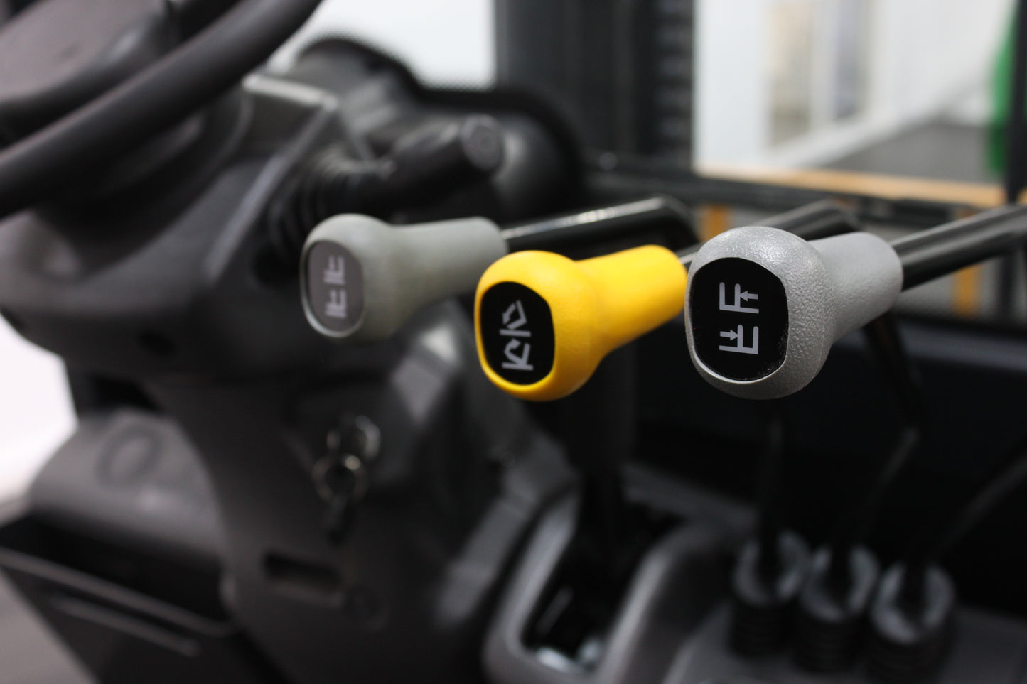 giraffe FD25| Half Cab Diesel Counterbalance | 4-Wheel Forklift