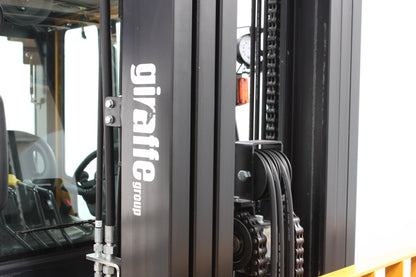 giraffe FD40 | Full Cab Diesel Counterbalance | 4-Wheel Forklift