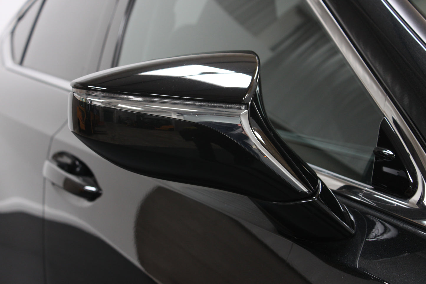 Lexus ES 300h 2.5 F-Sport 4dr CVT