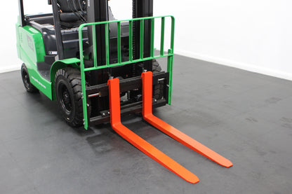 giraffe GBL25 2.5T Lithium Electric 4-Wheel Forklift | Fast Charging, Zero Emissions