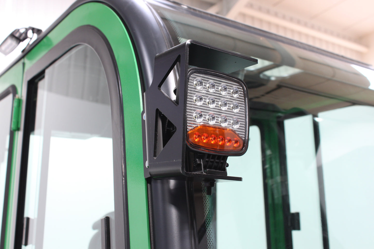 giraffe FD40 Premium | Full Cab Diesel Counterbalance | 6M Triplex 4-Wheel Forklift
