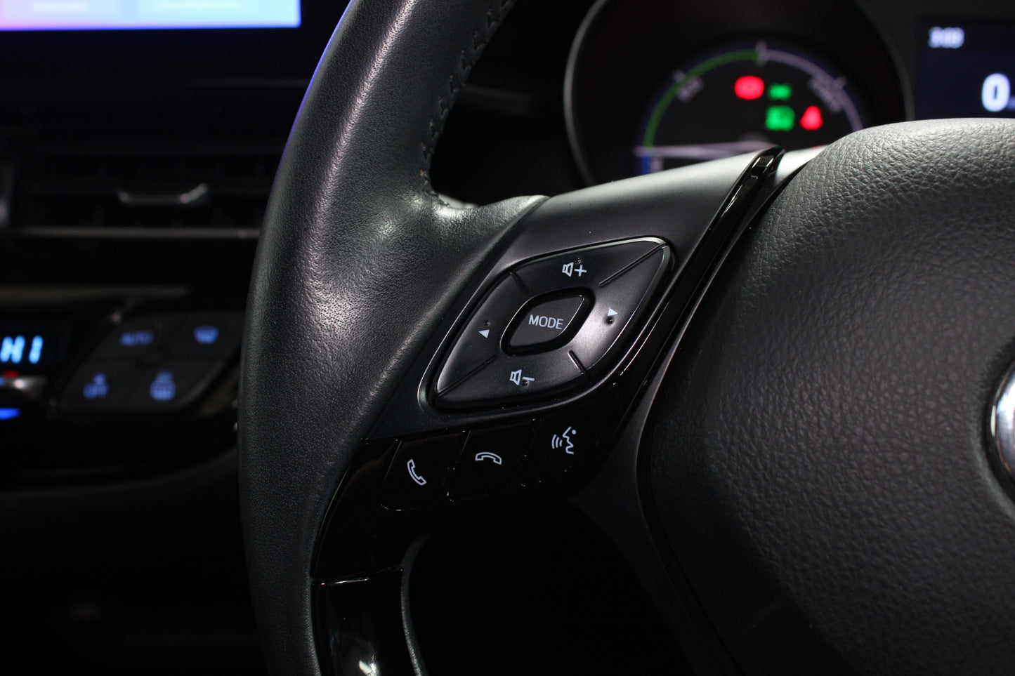 Toyota C-HR 1.8 Hybrid Design 5dr CVT