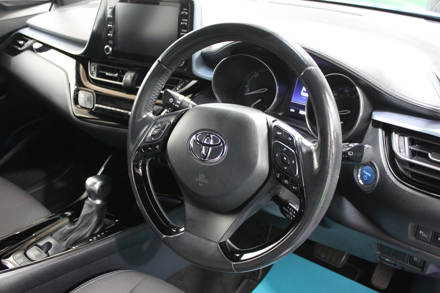 Toyota C-HR 1.8 Hybrid Design 5dr CVT