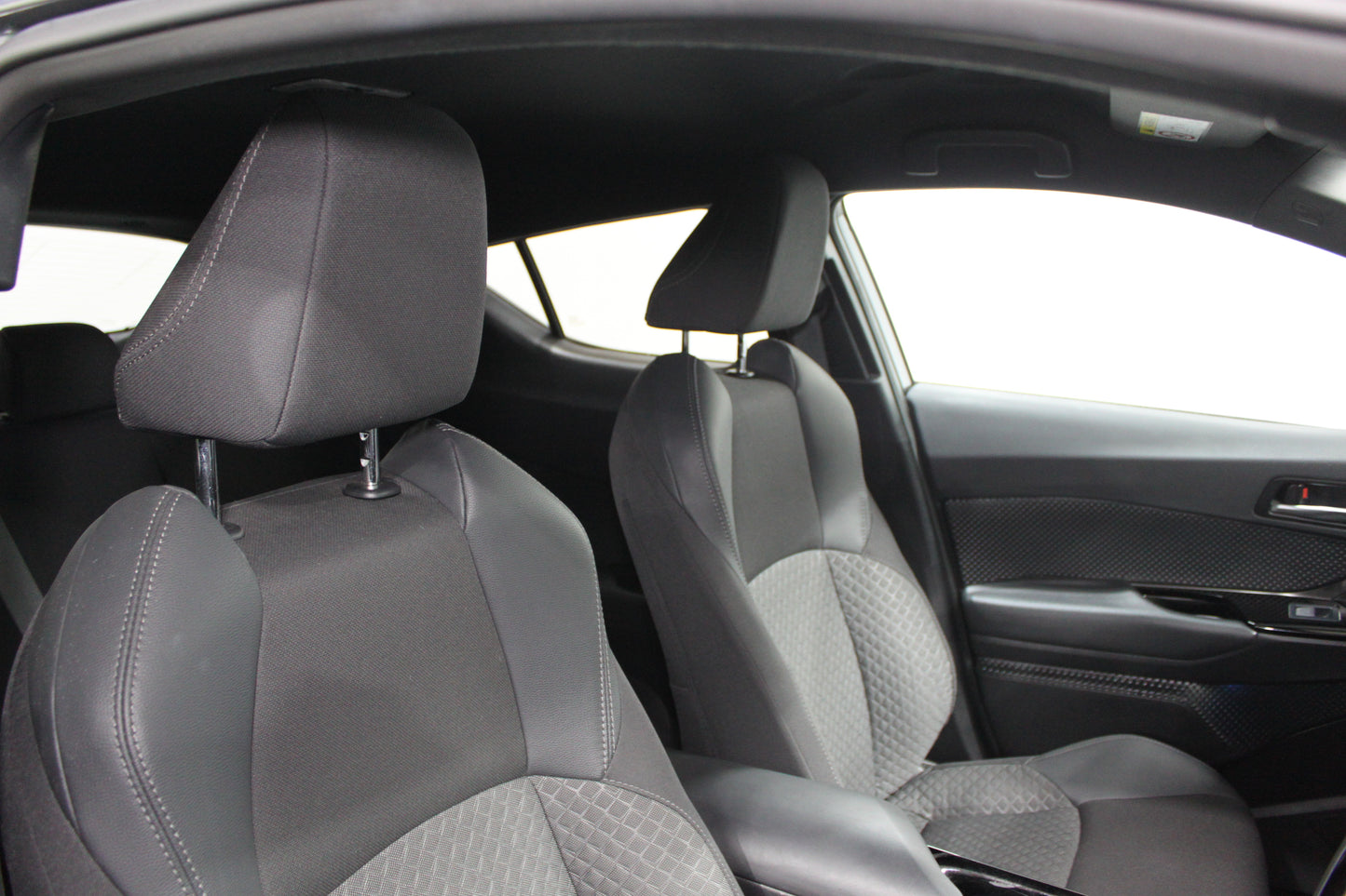 Toyota C-HR 1.8 Hybrid Design 5dr CVT