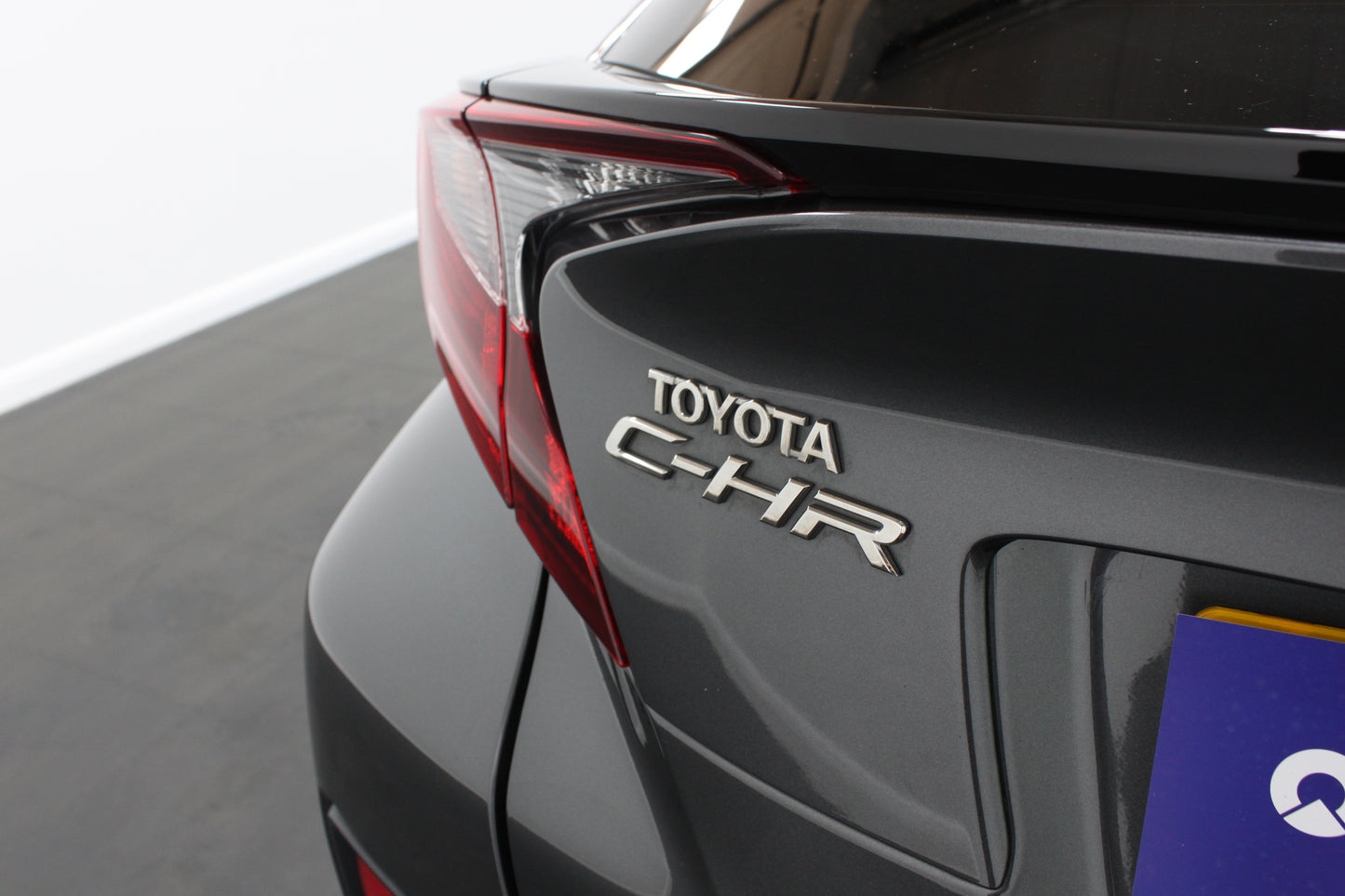 Toyota C-HR 1.8 Hybrid Design 5dr CVT