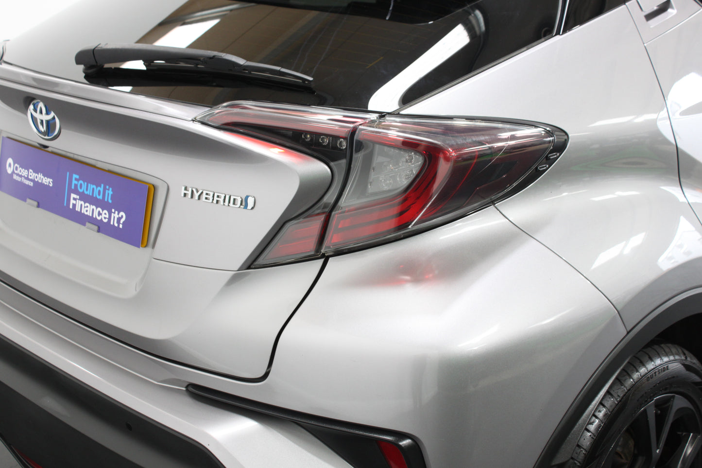 Toyota C-HR 1.8 Hybrid Dynamic 5dr CVT