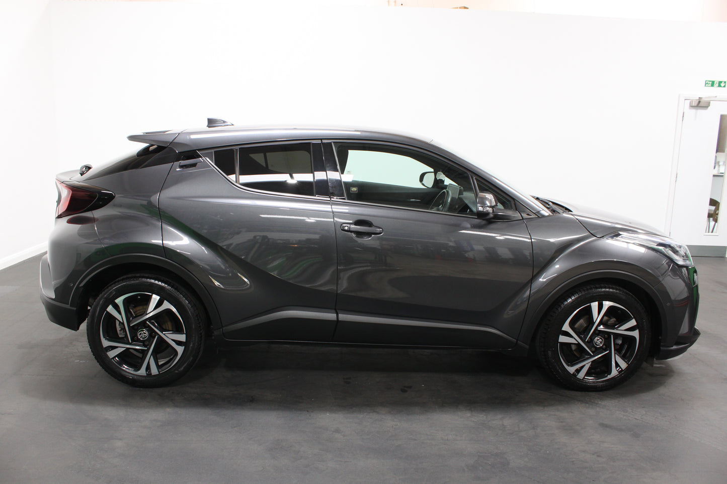 Toyota C-HR 1.8 Hybrid Design 5dr CVT