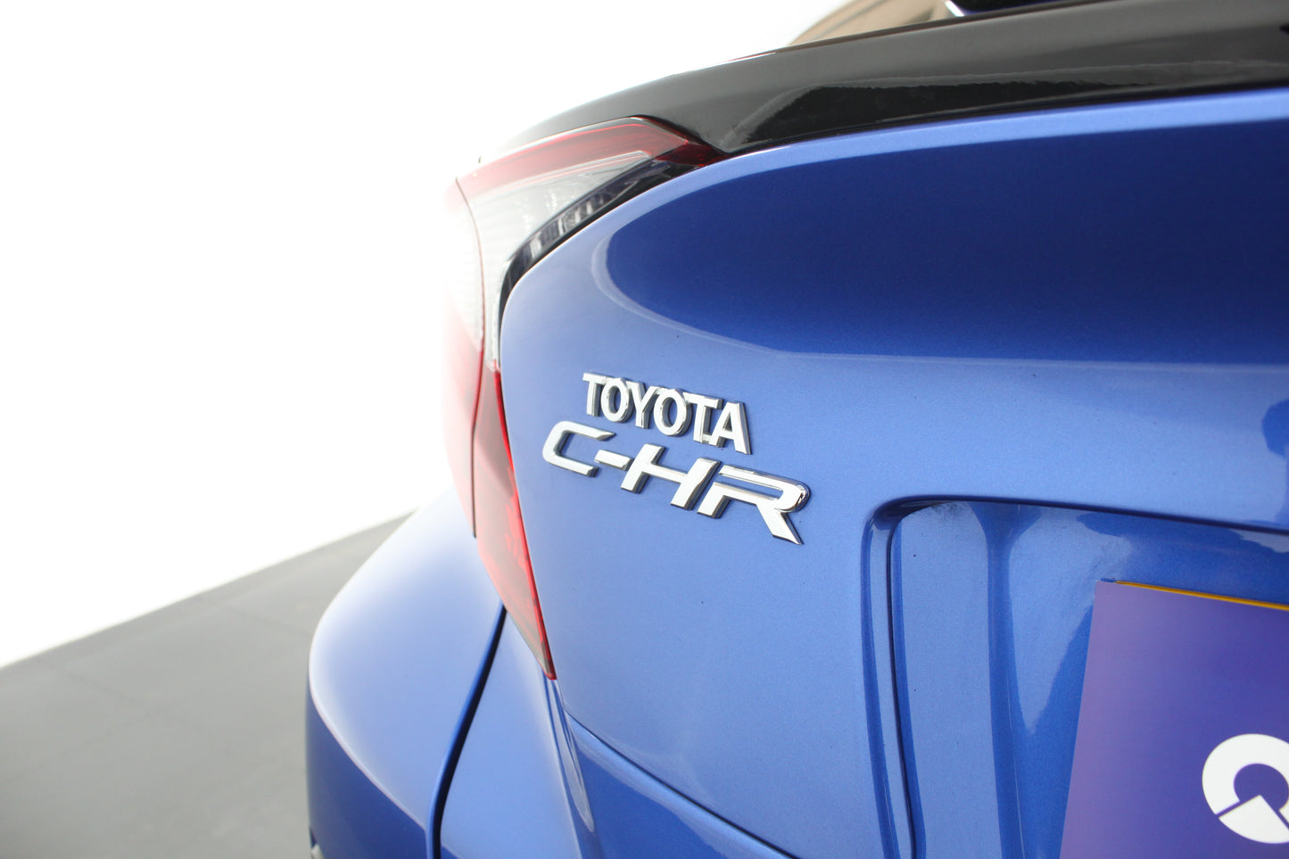 Toyota C-HR 1.8 Hybrid Design 5dr CVT